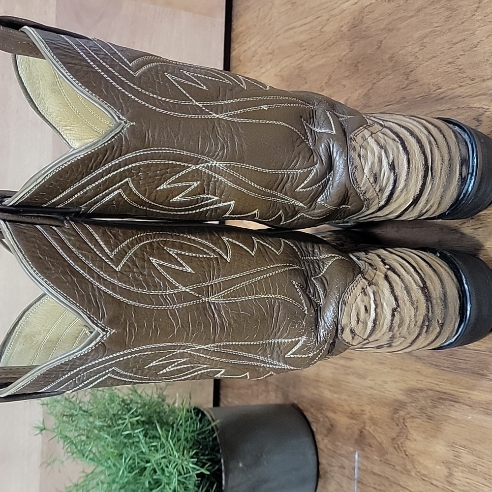 Vintage Tony Lama Wildebeast & Cape Buffalo Leather Cowgirl Boots 6 - Picture 6 of 16